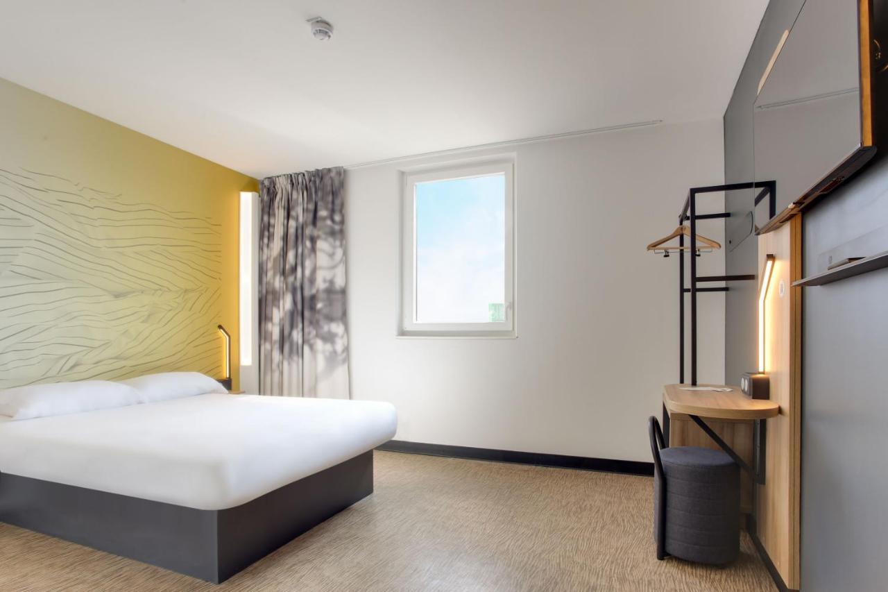 B&B Hotel Сент Екстериор снимка