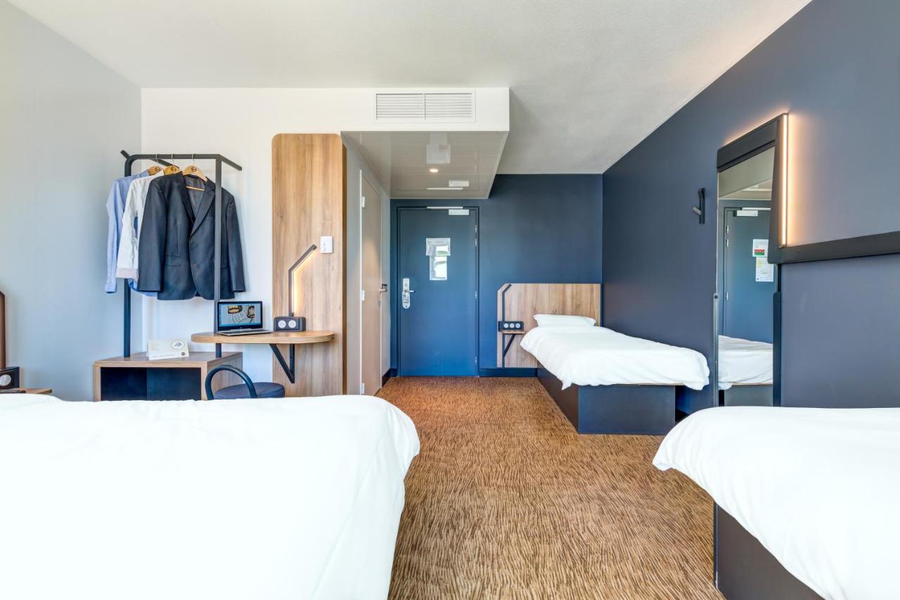 B&B Hotel Сент Екстериор снимка